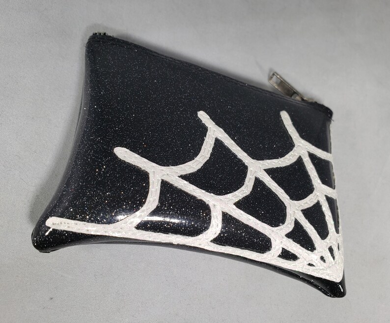 PORTE-MONNAIE Vinyle flocon de métal noir et toile d'araignée flocon de métal blanc irisé image 2