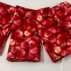 Cloth Napkins Delicious looking APPLES allover print   Set of 4 - 17" square Cloth Napkins     Eco-Friendly