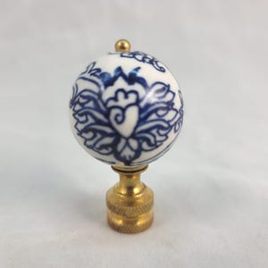 Blue and White  Porcelain  Oriental  Ball  Electric  Lighting  Lamp  Shade  Finial        ( NEW)