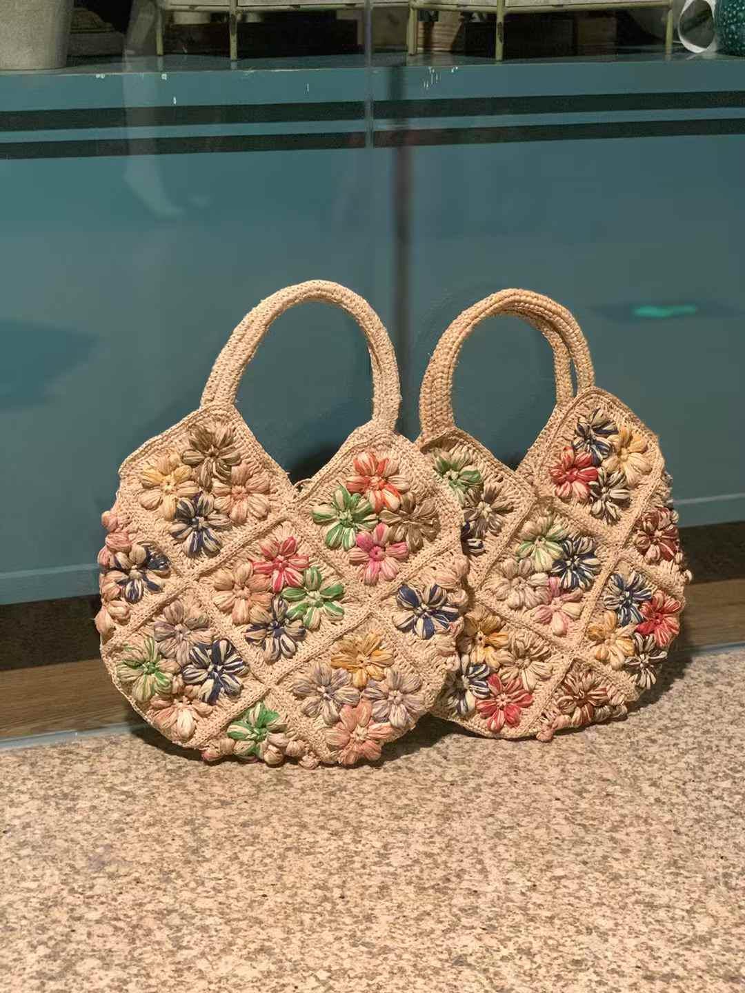 Anouk Circle Handle Tote Bag in Natural Raffia
