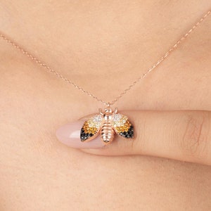 14k Gold Bee Pendant Necklace, Honey Bee Charm Necklace, Bumblebee Necklace, Queen Bee Pendant, Nature Jewelry, Animal Lover Gifts for Her