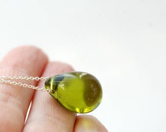 Green Necklace, Green Glass Pendant, Woodland Necklace, Green Pendant, Leaf Green, Moss Green Necklace, Forest Jewelry, Woodland Wedding