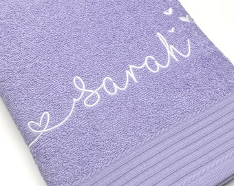 Serviette brodée de noms et de coeurs | serviette de douche personnalisée | serviette de sauna individuelle | avec des coeurs | Cadeau | 100% Coton
