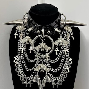 Gargantilla con púas extremas y murciélago, colgante multicapa para festival de música, collar gótico punk, collar de charol con tachuelas, gargantilla, regalo de cumpleaños