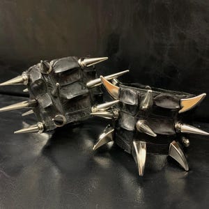 High Quality Leather Cuff Spiked Punk Rock Gothic Metal Studded Crocodile Leather Bracelets Wristband Bracelet Cuff Armlet Spikey Bracelets