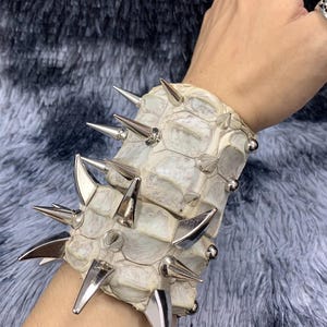 High Quality Leather Cuff Spiked Punk Rock Gothic Metal Studded Crocodile Leather Bracelets Wristband Bracelet Cuff Armlet Spikey Bracelets