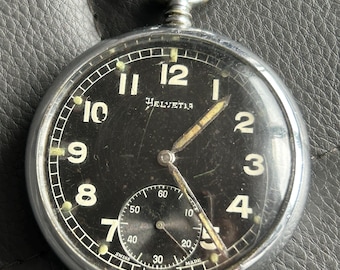 Reloj de bolsillo HELVETIA D...H de la época de la Segunda Guerra Mundial, usado por oficiales de la Wehrmacht, en excelente estado.