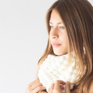 Sales Knit neck warmer off white ecru bubble crochet cowl collar circle scarf neckwarmer image 3