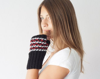 Sales Fingerless gloves white black and red knit wrist warmers texting gloves hand warmers mittens hand knit mitts half gloves