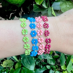Pulsera de flores con cuentas hecha a mano: cuentas de vidrio y perlas