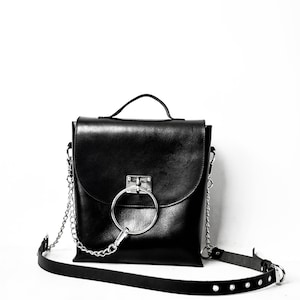 BORSA NOIR O-RING: Borsa a mano in pelle con tracolla, anello a O e catena