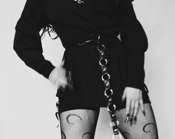 SNAKE BELT: Leather harness belt with O-rings and carbines