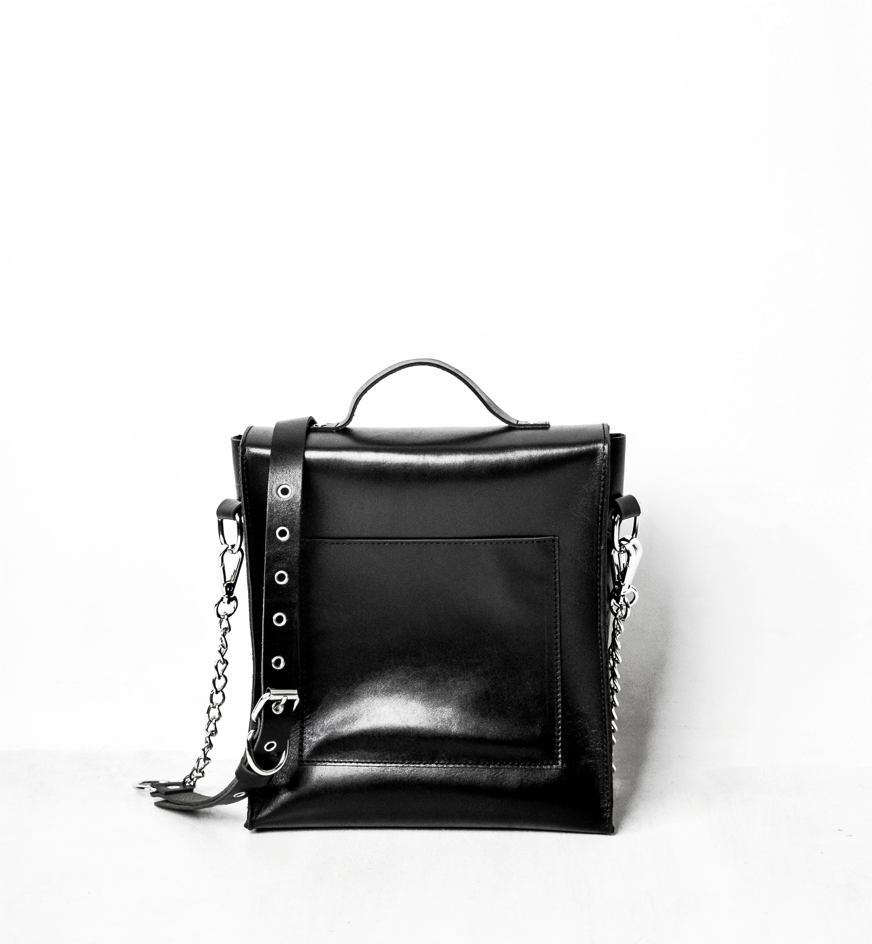 ★TOUT Y EST★ O-ring shoulder bag black LE245610FBK NOIR O-RING BAG: Leather Handbag With Crossbody Shoulder