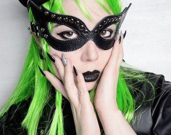 BURLESQUE EYE MASK: black Leather mask with rivets