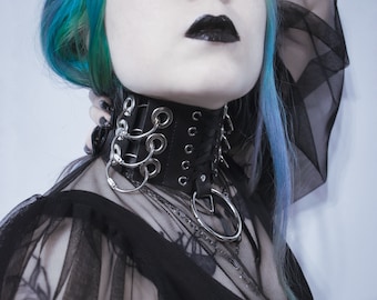 GRIMSKIN WIDE CHOKER: Wide leather collar with eyelets, rings, lacing & 2 back straps