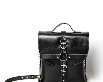 NOIR HARNESS BAG: Leather handbag with crossbody shoulder strap and D-ring buckle harness