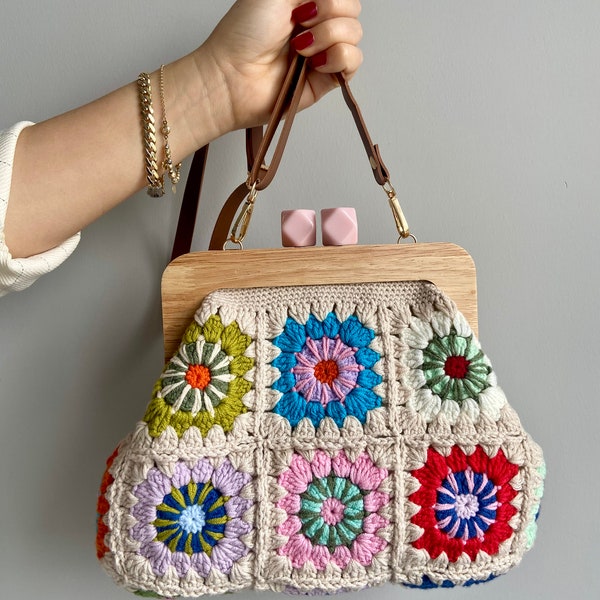 Crochet Granny Square Clutch Bag, Crossbody Bag, Handmade Clutch with Wooden Clasp, Evening Bag, Handbag with Leather Strap, Gift For Her