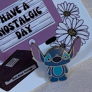 Collectable 2006 Lilo and Stich Collectors Pin Cute Stitch Full Body with Mickey Mouse Backing