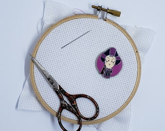 DISNEY Judge Frollo Needle Minder - Disney Pin Cute Villains Hunchback of Notre Dame Magnetic Embroidery Needleminder