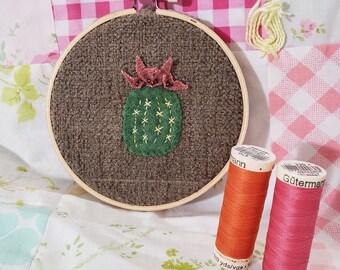 Aplique bordado terminado: cactus barril, flor de tuna