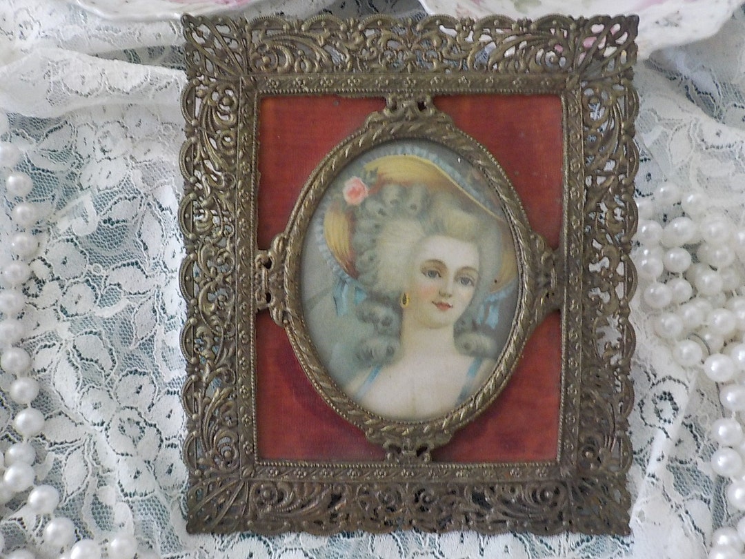 SALE Victorian French Picture Frame Bubble Glass Print of Lady Etsy