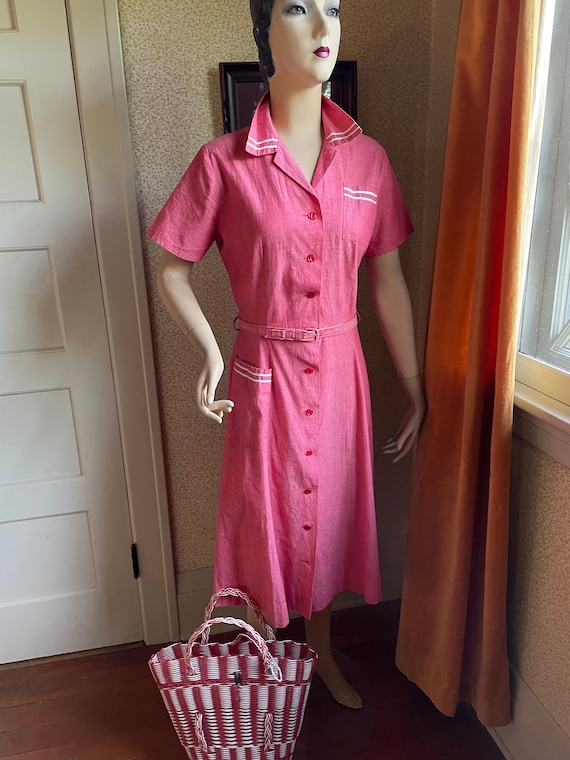 Vintage 1940s Coral Cotton Button Up Shirtdress Day Dress with Belt - Medium