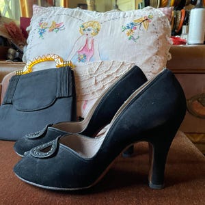 Vintage 1940s Black Suede Custom Pin Up High Heels ~ Size 7 - 7 1/2