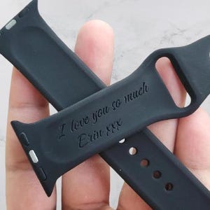 Nos polices de caractères ou votre message manuscrit Inscription personnalisée Bracelet Apple Watch Cadeau parfait pour les fêtes Cadeau pour elle Cadeau pour lui Cadeau de Noël