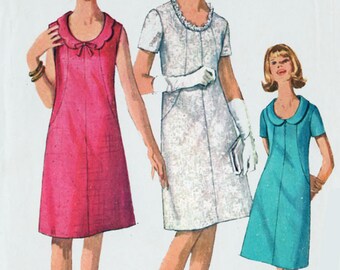 Vintage 60s MOD A Line Shift Dress With Scooped Neckline