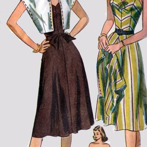 Puede incluir: Dos mujeres vistiendo vestidos vintage. La mujer de la izquierda lleva una chaqueta bolero blanca sobre un vestido marrón. La mujer de la derecha lleva un vestido a rayas verde y amarillo. Una tercera mujer lleva un vestido negro y está de pie en primer plano.