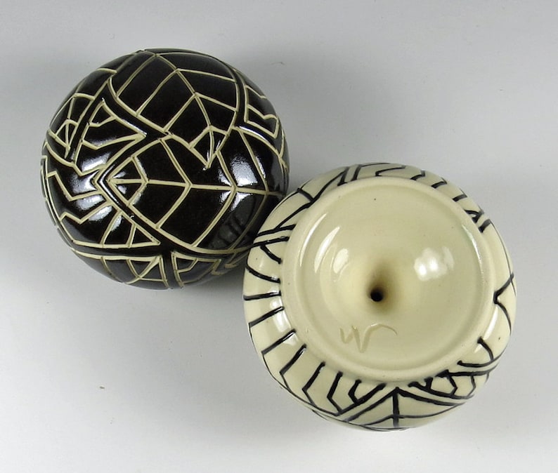 Black & White Salt and Pepper shaker set Special 20% off for subscribers see details in description. image 2