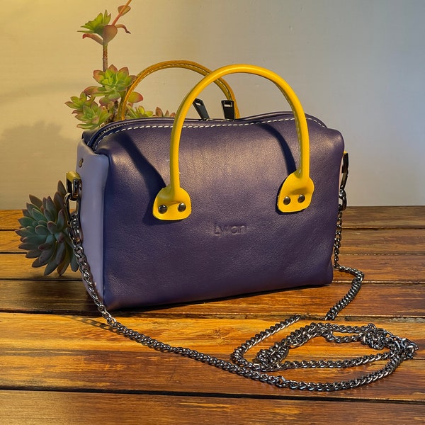 Frida, tricolor or bicolor bag in recycled material, leather bag, upcycling, handmade leather bag, shoulder handle bag