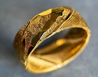 Unique 8mm Gold Damascus Steel Hammered Wedding Band for Men