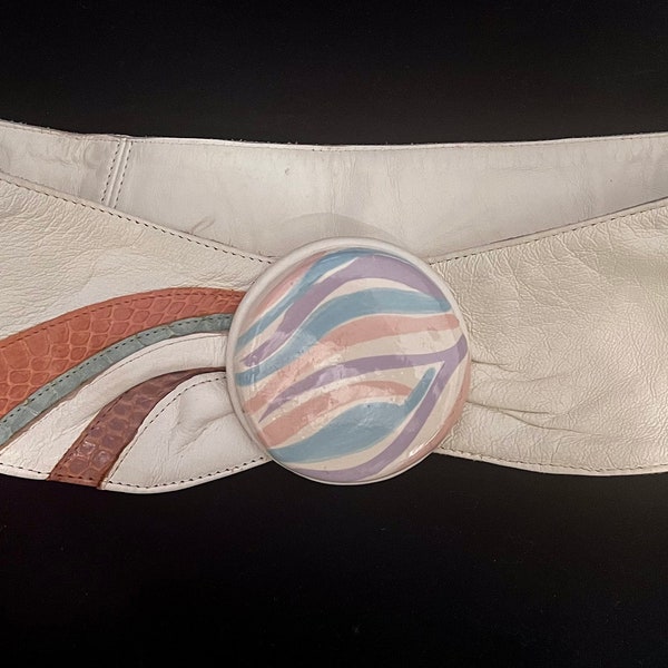Fabulous 80s White Leather Wide Art Belt with Round Ceramic Disc Ornament/ Applique Faux Snakeskin Leather by Waldorf Creations/Waist 30-31