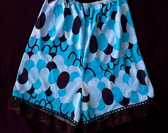 Bloomer Mod Swinger en nylon à imprimé graphique des années 60 avec bordure en dentelle par SaraMae Lingerie/Taille Small