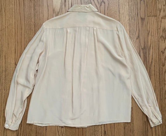 1980s Creamy Vanilla Pleated Silk Blouse by Ciaos… - image 2