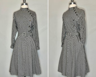 80s Carol Anderson Petite Black and White Gingham Soft Cotton Flannel Day Dress/ Asymmetrical Button Closure/Elastic Waist with Belt/Small