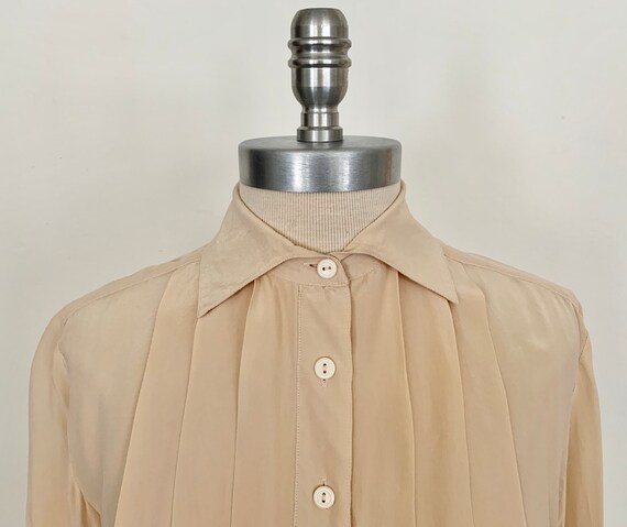 1980s Creamy Vanilla Pleated Silk Blouse by Ciaos… - image 5