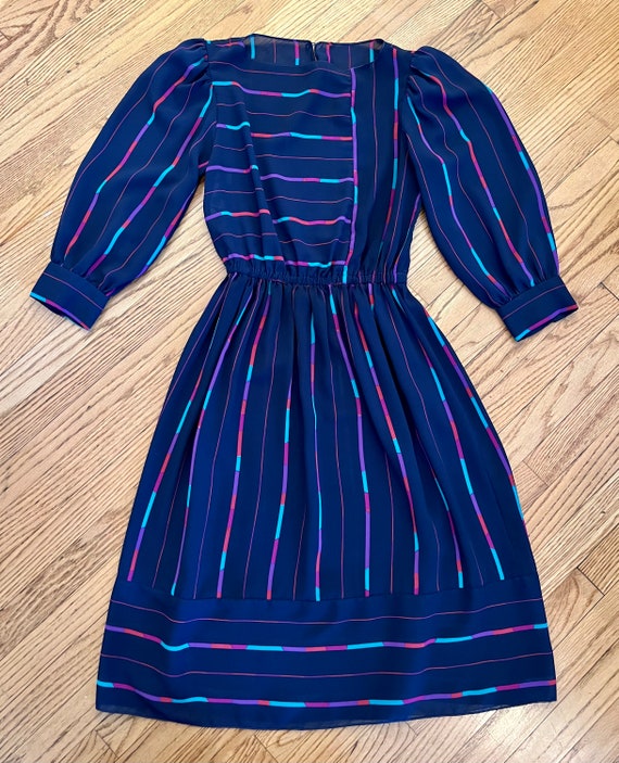 1980s Blue Striped Polyester Dress/Elastic Waist/… - image 5