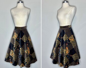 Vintage Crazy Horse Black Printed Velvet Full Circle Skirt with Patchwork Print Pattern/Side Button Closure/Vtg Size 9/10/Waist 26 inches