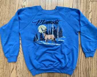 Vintage Women's Bright Royal Blue Souvenir  Crew Neck Sweatshirt with Minnesota and Deer in the Forest by Hanes Marked 38-40