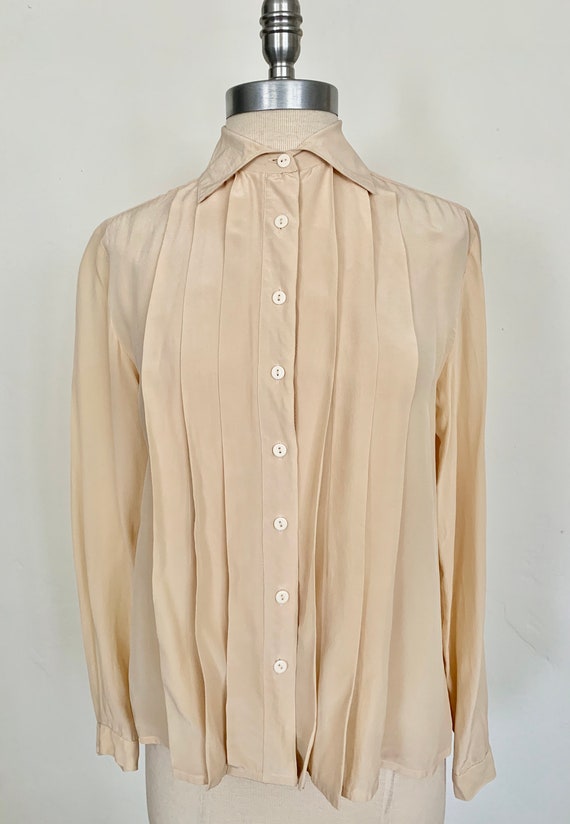 1980s Creamy Vanilla Pleated Silk Blouse by Ciaos… - image 3