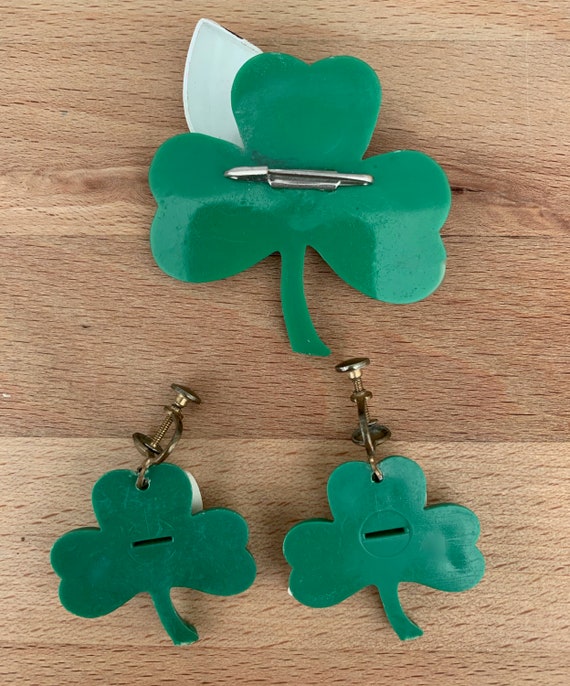 Vintage 1940's Green and White Plastic Four Leaf … - image 2