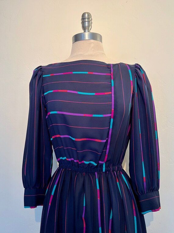 1980s Blue Striped Polyester Dress/Elastic Waist/… - image 3