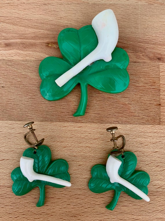 Vintage 1940's Green and White Plastic Four Leaf … - image 1