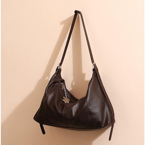 Minimalistische Tragetasche, große Umhängetasche aus weichem Leder, Tote Bag aus echtem Leder, Pendlertasche