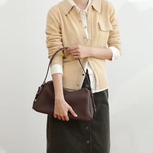 Minimalistische Leder Umhängetasche, Elegante Echtleder Unterarmtasche, Weiche Ledertasche