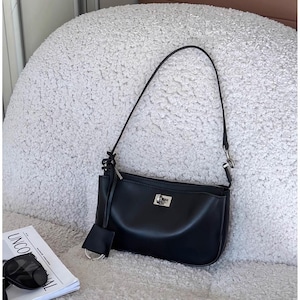 Minimalistische Leder Umhängetasche, Kleine Damen Leder Unterarmtasche, Elegante Ledertasche