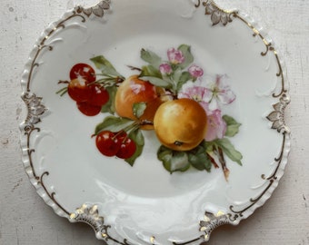 Paar Z.S. und Co. Bavaria 14k goldverzierte Marseiller Teller handbemalt mit Obst