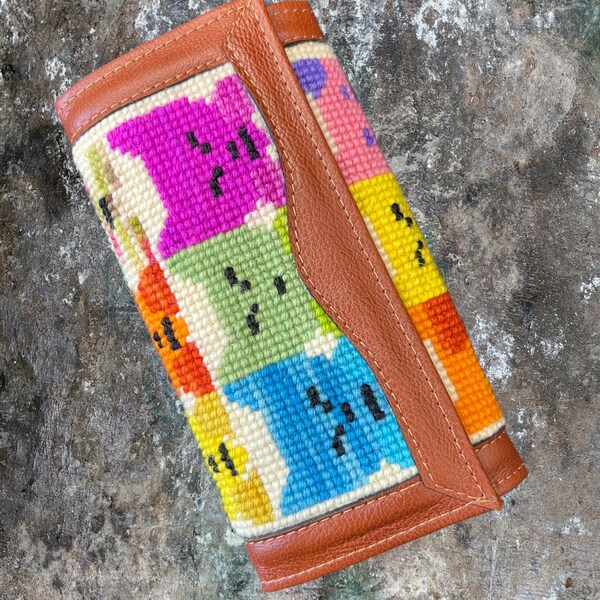 Handmade Cross-Stitching Genuine Leather Wallet "Queen Mother of Cats"